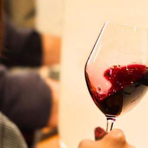 Sommelière Baiana é a primeira brasileira jurada técnica das AOC Corbières e AOP Boutenac, no sul da França